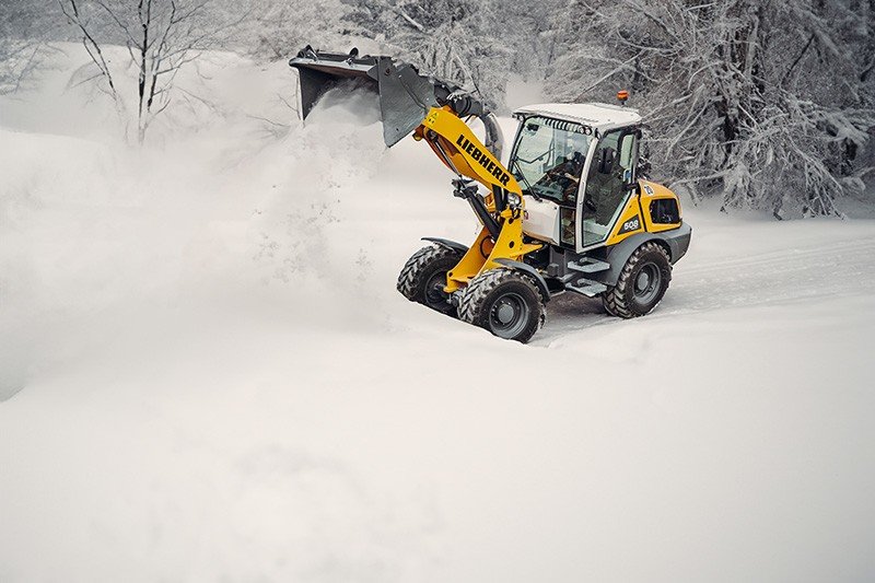 Winter wonders: Liebherr wheel loaders as versatile helpers in snow and ice